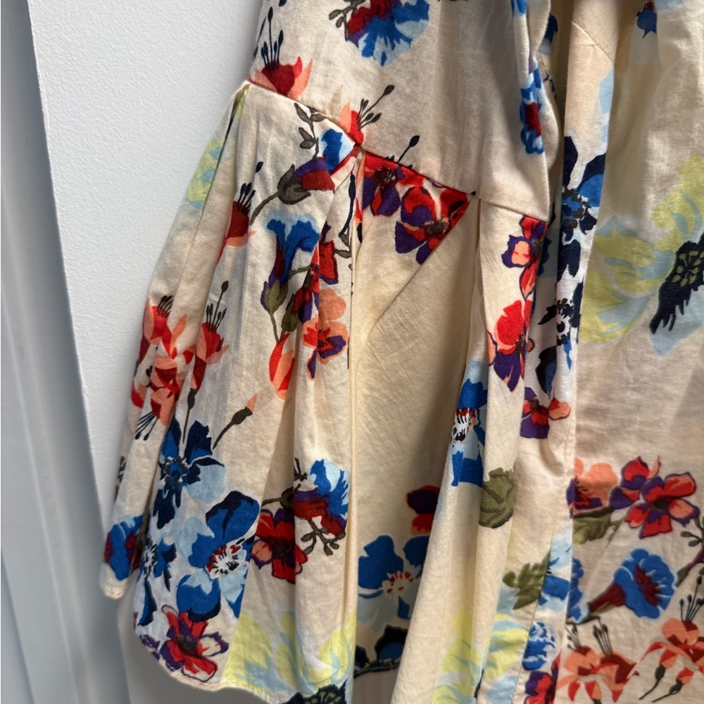 Jane and Delancey floral print bell sleeve top blouse in 100% cotton. Size med - Picture 9 of 9